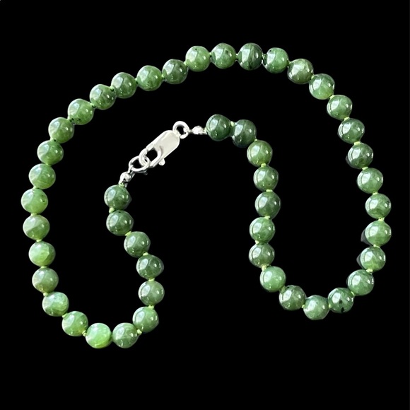 High quality spinach green nephrite jade bead sterling silver necklace - Picture 6 of 10